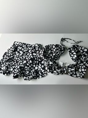 L'ATISTE Black and White Abstract Spot Blouse and Short Set